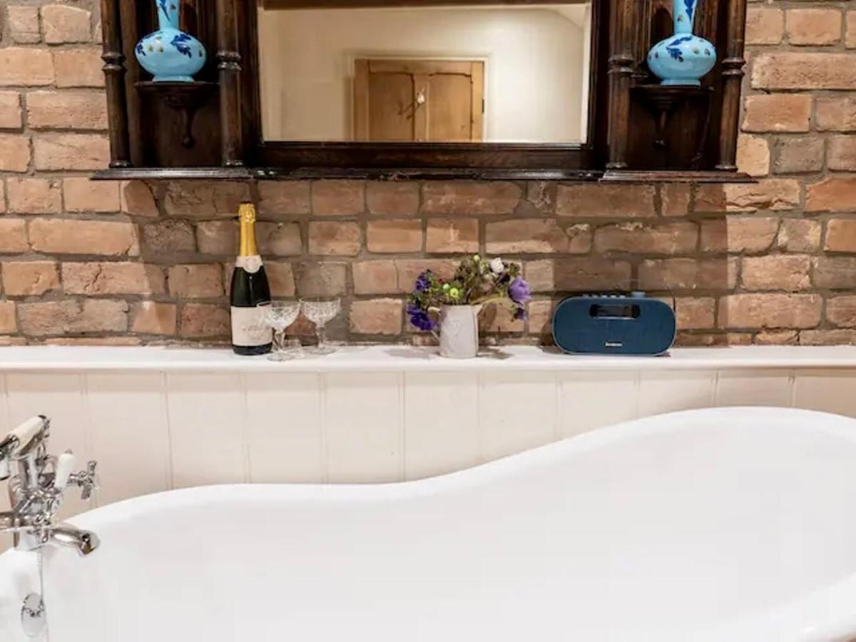 Pass The Keys Goose Feather Barn, Wedmore Luxury Cottage For Two Εξωτερικό φωτογραφία